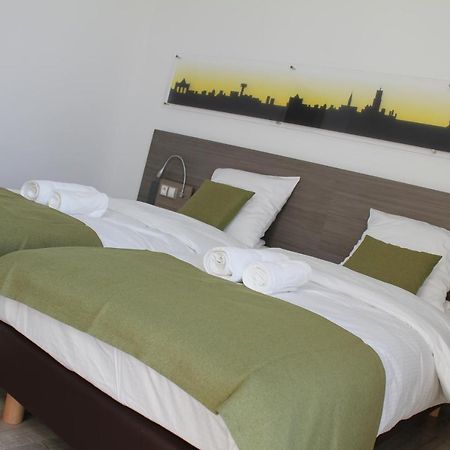 Mondo Hotel Tubize Esterno foto
