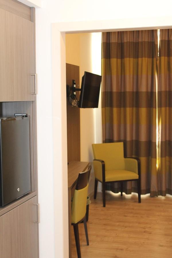Mondo Hotel Tubize Esterno foto