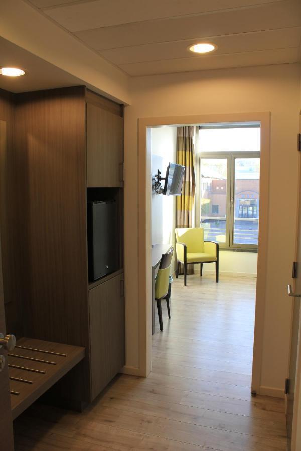 Mondo Hotel Tubize Esterno foto